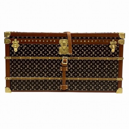 Louis vuitton miss - louis, france