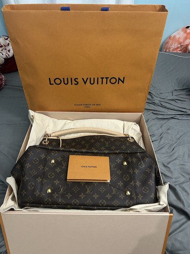 Louis vuitton - louis,
