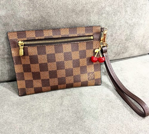 Louis vuitton - louis,